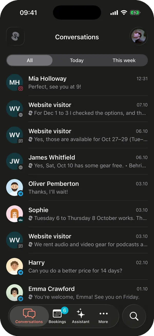 La pestaña Conversations en la app de iOS con chats de Instagram, Telegram, OLX y la web